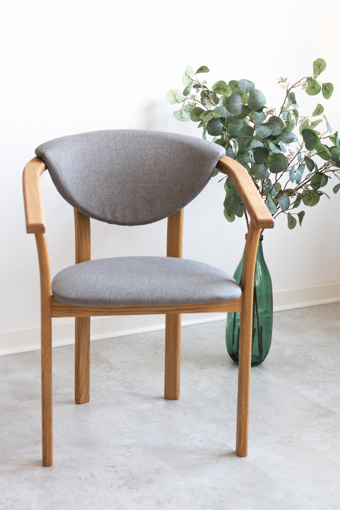 Set di 2 o 4 sedie da pranzo in rovere massiccio, Lot de 2-4 chaises de salle à manger en chêne massif, Set 2-4 Esszimmerstühlen aus massir Eiche