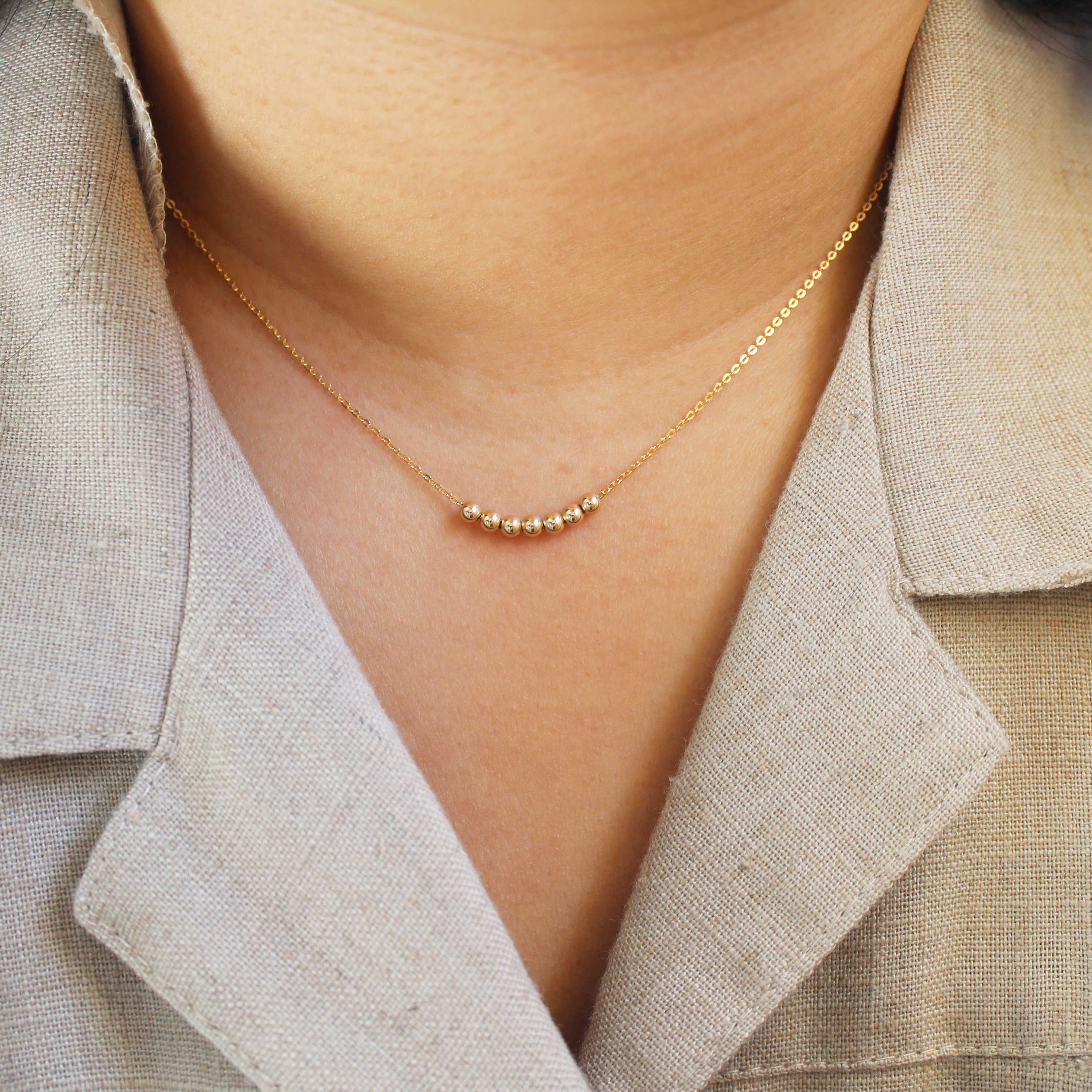 Collana con piccole perline - Collana con perline dorate - Collana riempita d'oro - Collana con perline delicate - Choker con perline dorate - Collana