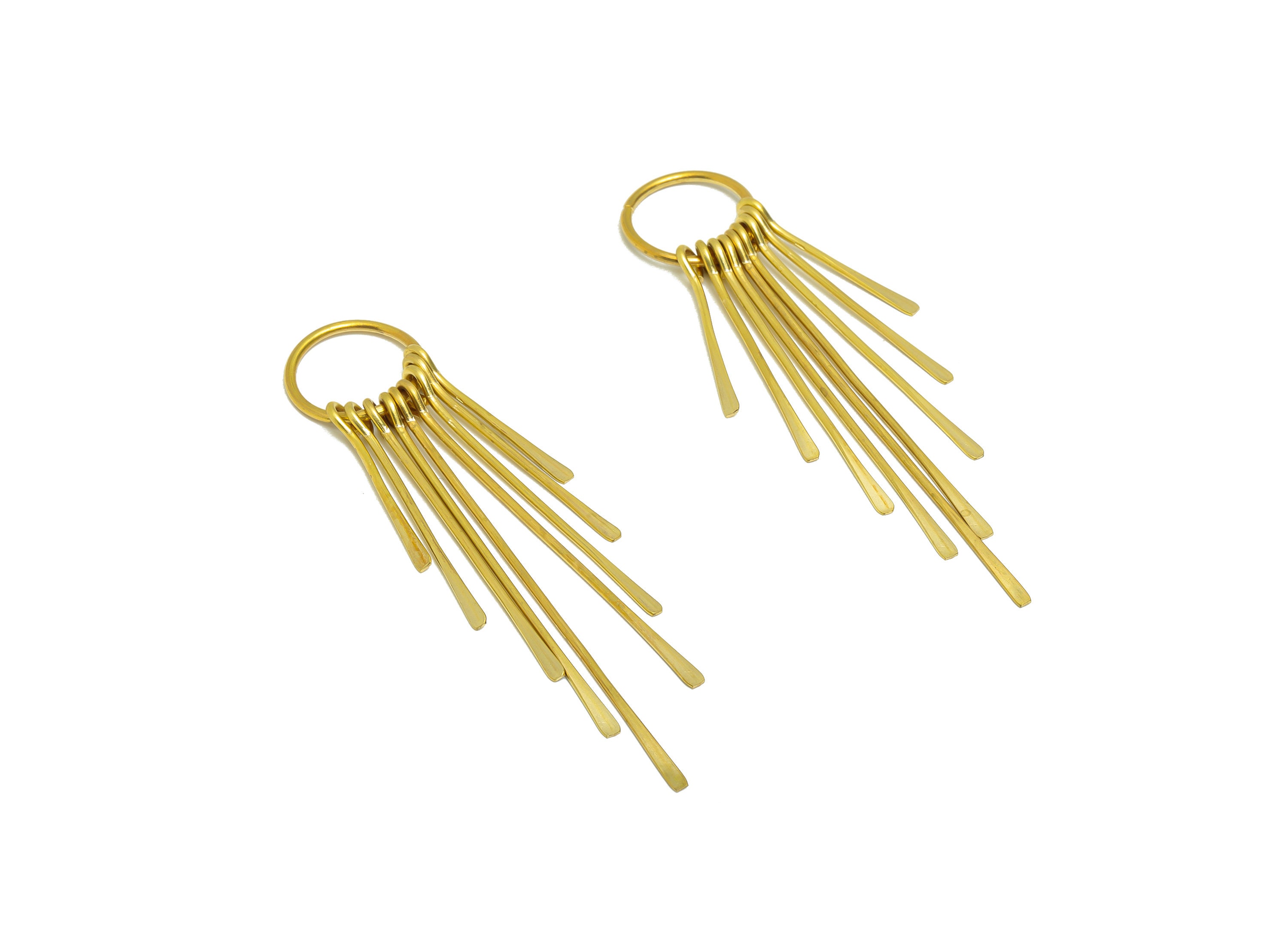 Ciondolo per orecchini con nappina in ottone - Ciondolo per orecchini in filo di ottone martellato - Ciondolo per orecchini con nappina in filo di ott