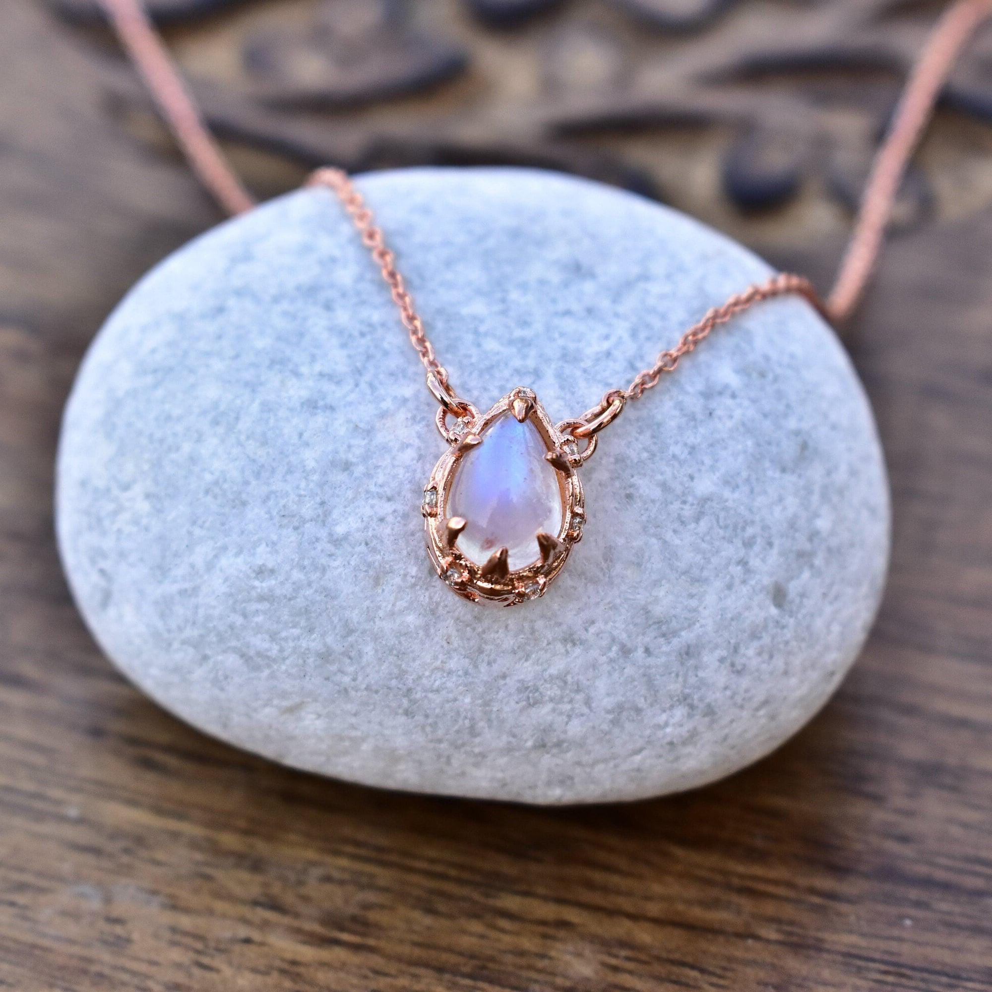 Collana con pietra di luna, collana con pietra di luna arcobaleno a taglio pera, collana delicata con pietra di luna, gioielli celestiali con pietra d