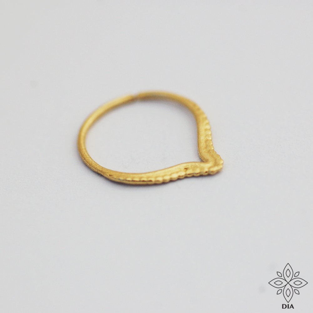 Anello nasale a triangolo per setto nasale, anello nasale a chevron in ORO MASSICCIO 14k, anello nasale in oro per setto nasale, setto nasale in oro,