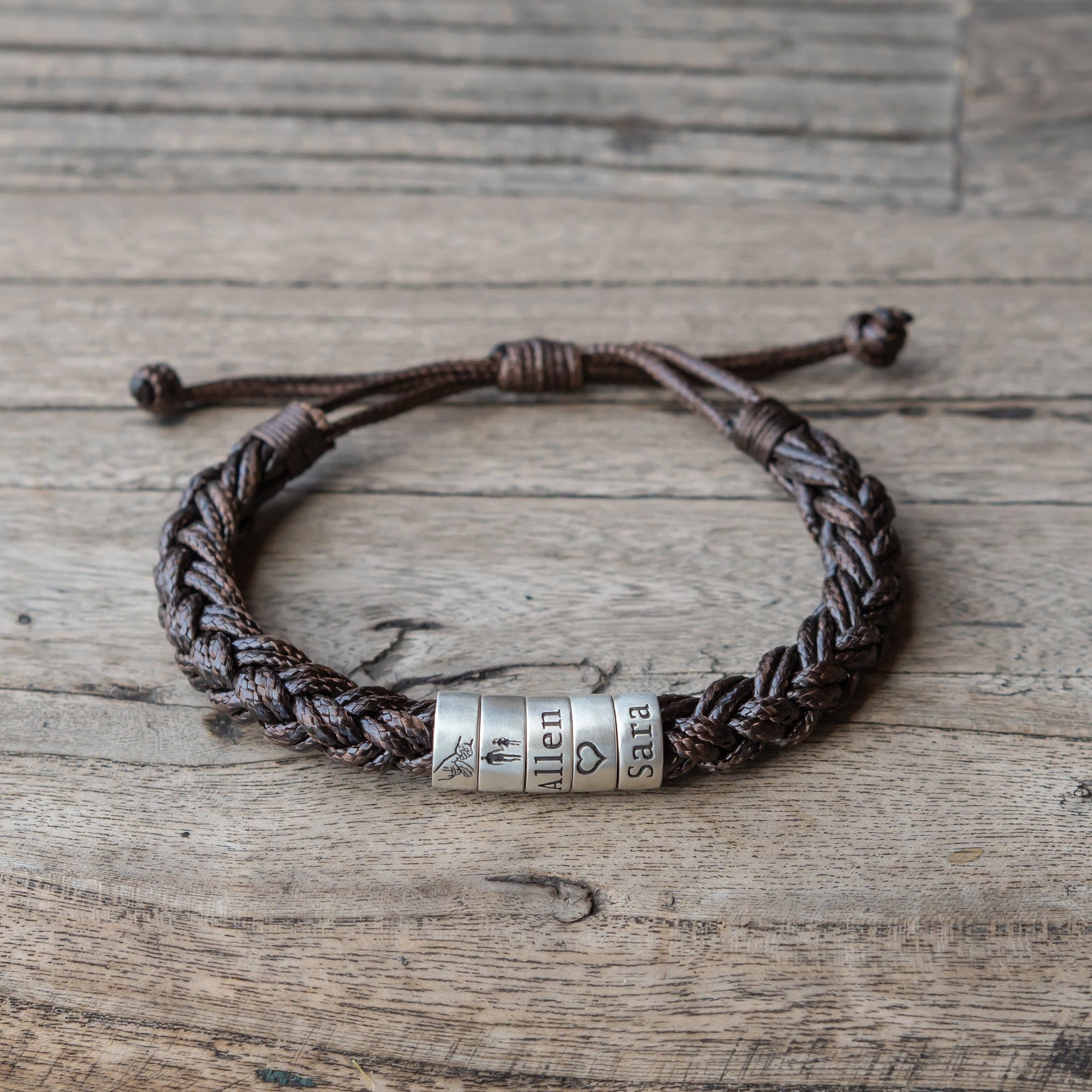 Bracciale intrecciato in pelle personalizzato: perline con nome personalizzato, misura regolabile
