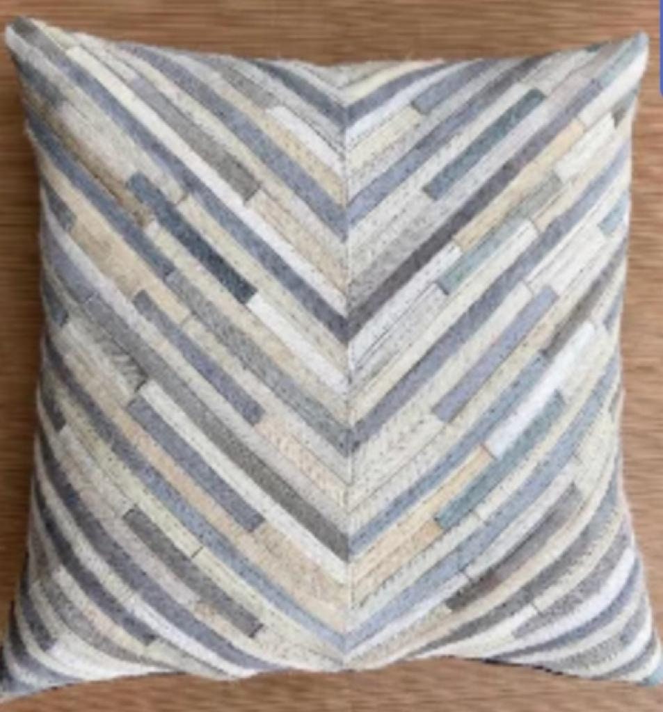Fodera per cuscino Arrow in pelle bovina, patchwork grigio e bianco, realizzata a mano ZC 59