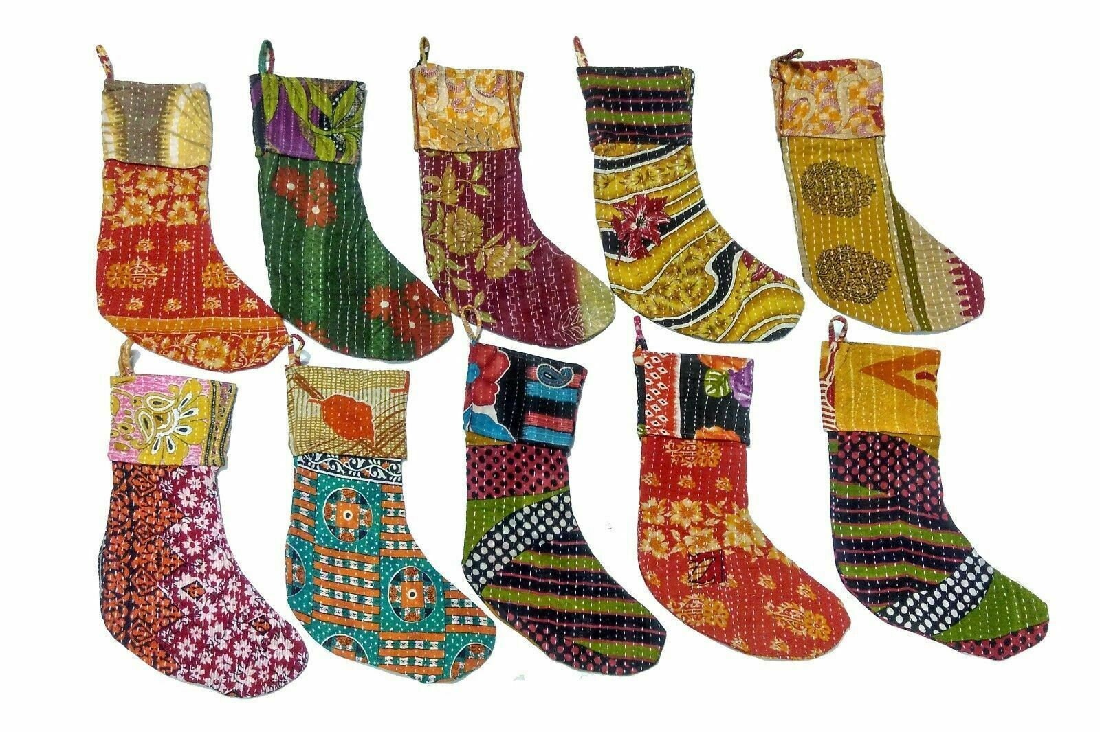 Calze di famiglia, calze favolose, calze di Natale trapuntate, calze di cotone, calze di Natale, calze indiane Kantha, calze regalo di Natale