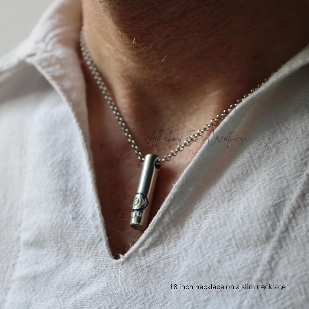 Collana da uomo con occhio malvagio. Collana da uomo in acciaio inossidabile con occhio malvagio. Collana con ciondolo.