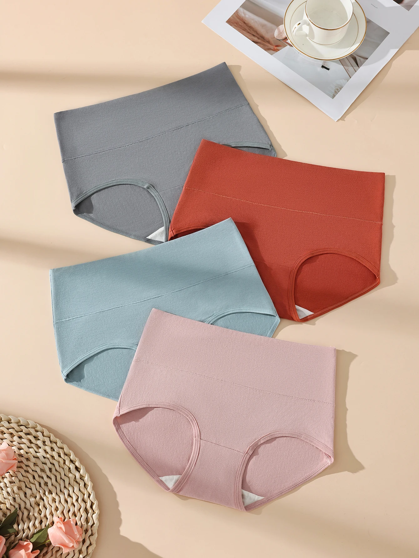 4-teiliges Damen-Höschen aus reiner Baumwolle mit hoher Taille, eng anliegende Maulbeerseide, antibakteriell, niedrig tailliertes Gesäß, die das Dreieckshöschen verbessern Image