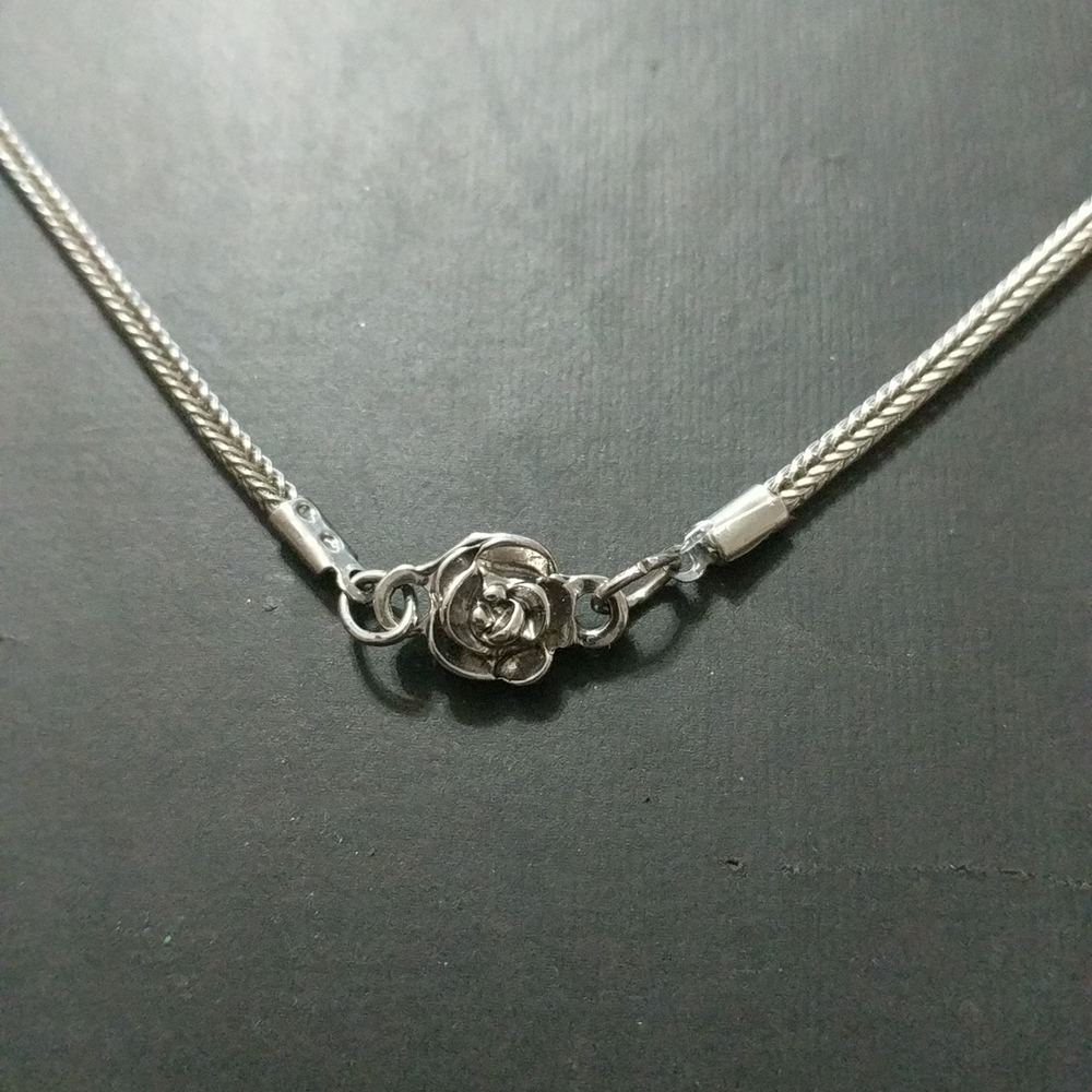 American Eagle Outfitters Jewelry | American Eagle Silver Tone Delicate Rose Floral Choker Statement Necklace | Color: Silver | Size: 12"-14.5"