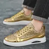 Große Größe Frühling männer Schuhe Neue Outdoor Board Schuhe männer Modische Casual Schuhe Persönlichkeit Glänzende Goldene Trendy Schuhe