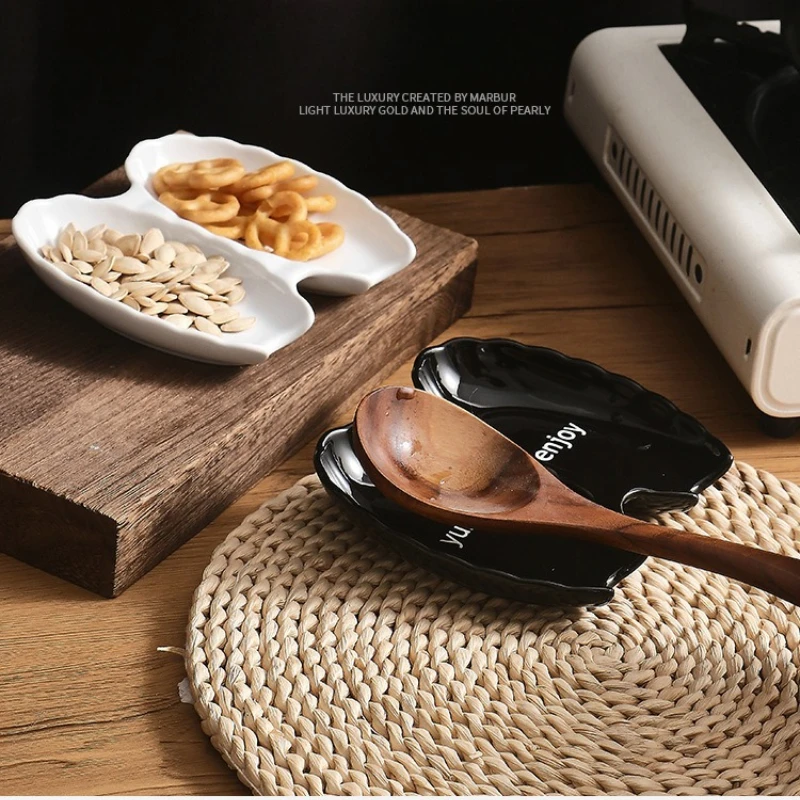 Keramik Küchengeschirr Tablett Küche Spatel Suppe Löffel Keramik Löffel Halter Haushalt Dicke Isolierte Löffel Pad Verbunden Gericht Image