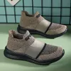 Frauen Walking Casual Schuhe Mesh Licht Loafer Bequeme Sport Outdoor Leichte Wohnungen Atmungsaktive Slip-on Schuhe Größe 36-46