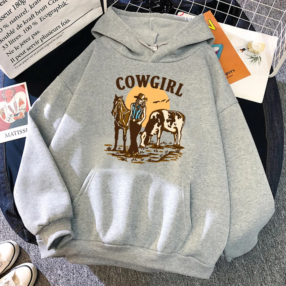 Das Cowgirl und ihr Kuh und Pferd Live In The West Hoody Frau Hip Hop Street Hoodies Crewneck Taschenkleidung Lose Pullover Image