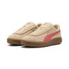 Sneaker PUMA "PUMA Club Klassika Sneakers aus Wildleder Damen", Gr. 38, canvas peach frost gold beige rot, Obermaterial: Textil, Kuhleder, Synthetik; Futter: Textil, Synthetik; Innensohle: Textil; Laufsohle: Gummi, Schuhe
