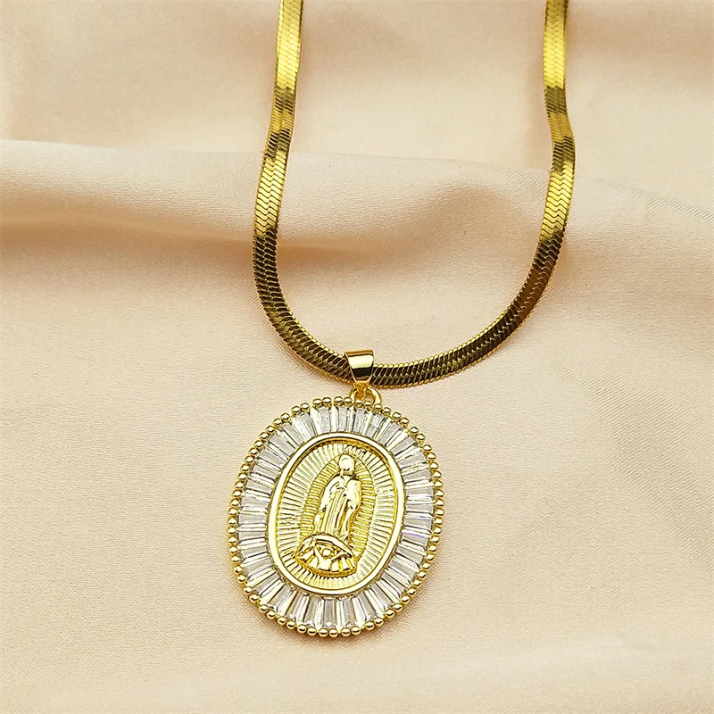 Katholische Jungfrau Maria Glasmedaille Unsere Liebe Frau von Guadalupe Kupfer Anhänger Halskette für Frauen Männer Goldfarbe Stahlkette Schmuck Image