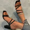 Schuhe Frau 2025, weibliche Hausschuhe, Pantoletten mit Absatz, große Größe, quadratische Zehen, niedriges Gummiband, neuer hoher Blockstoff, Rom-PU-Slides, Skandale