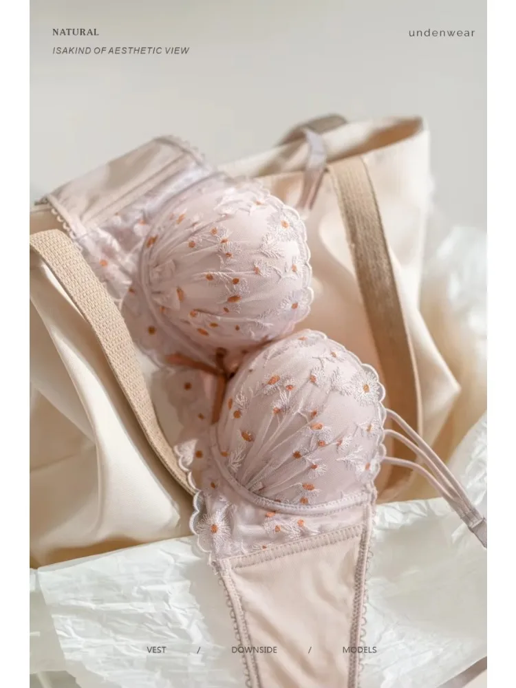 Designer-BH aus französischer Spitze MOYISU – Kawaii Push-Up-Bralette, kabellos, Anti-Durchhängen, bestickte Dessous für Petite Winter Sexy Set