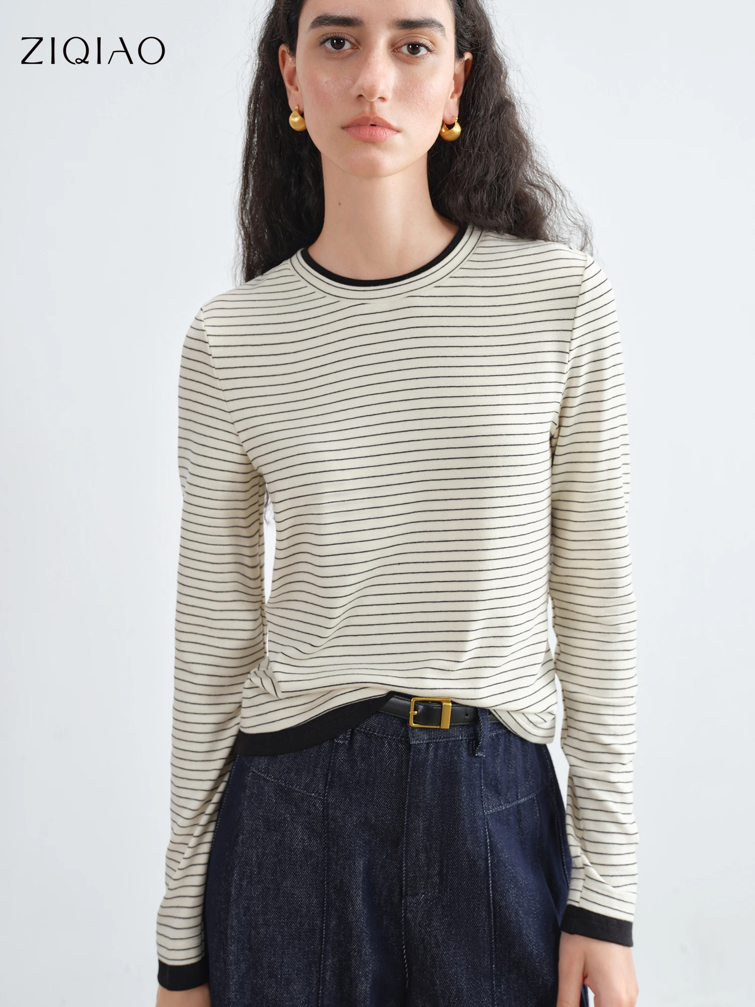 Ziqiao 2023 Neue Herbst Petite Retro Kontrast Streifen Stricken T-Shirt frauen Schwarz Weiß Gestreiften Top Rundhals Slim fit Casual Tee