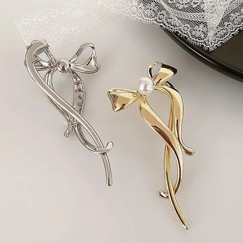 Einfache und elegante Schleife aus Metall für Damen, High-End-Haarnadel für die Rückseite, Internet-berühmte One-Clip-Party, Hochzeit, modische Kopfbedeckung