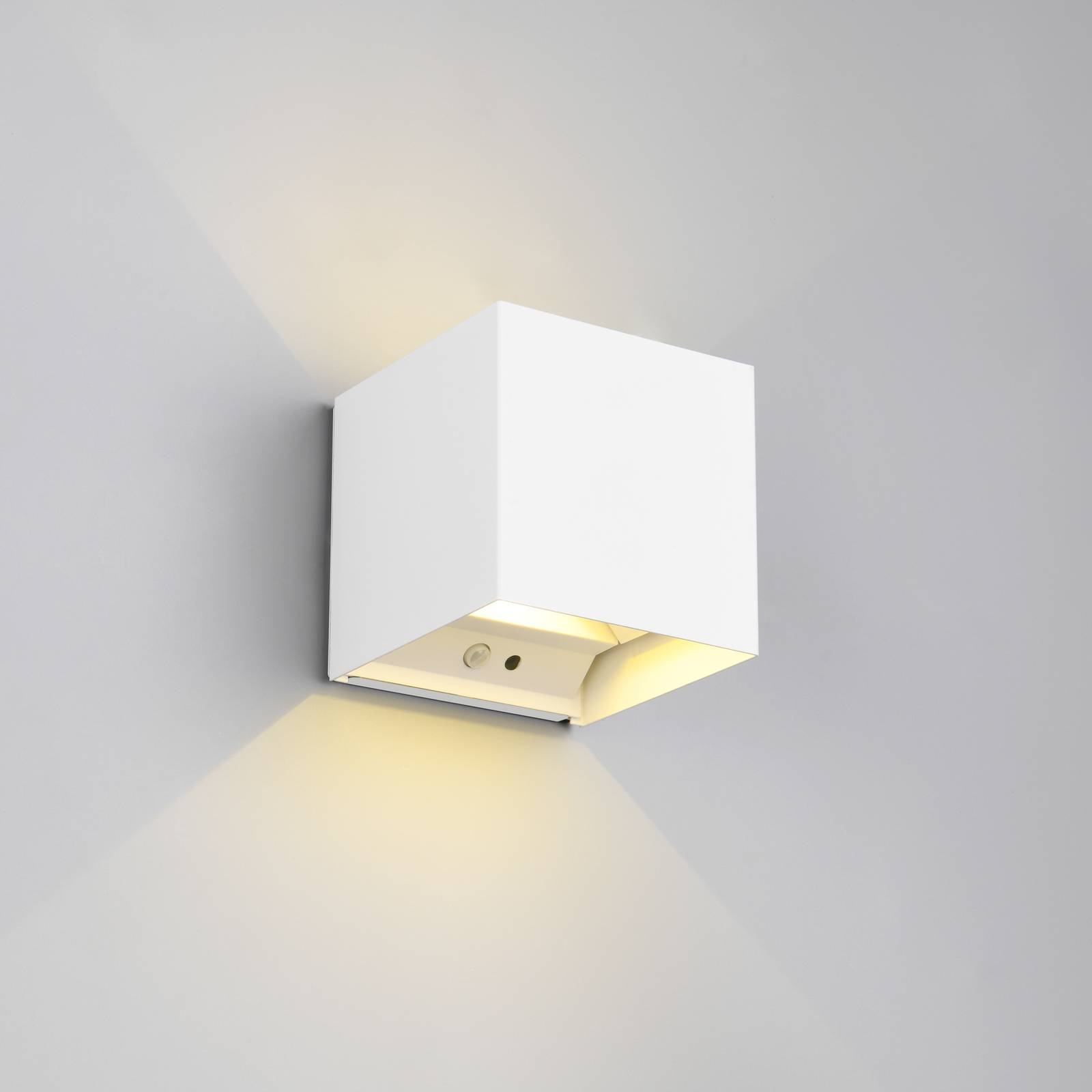 Reality Leuchten LED Outdoor Wall Light With Sensor Talent, White / opal, metal, Modern, Outdoor Wall Light