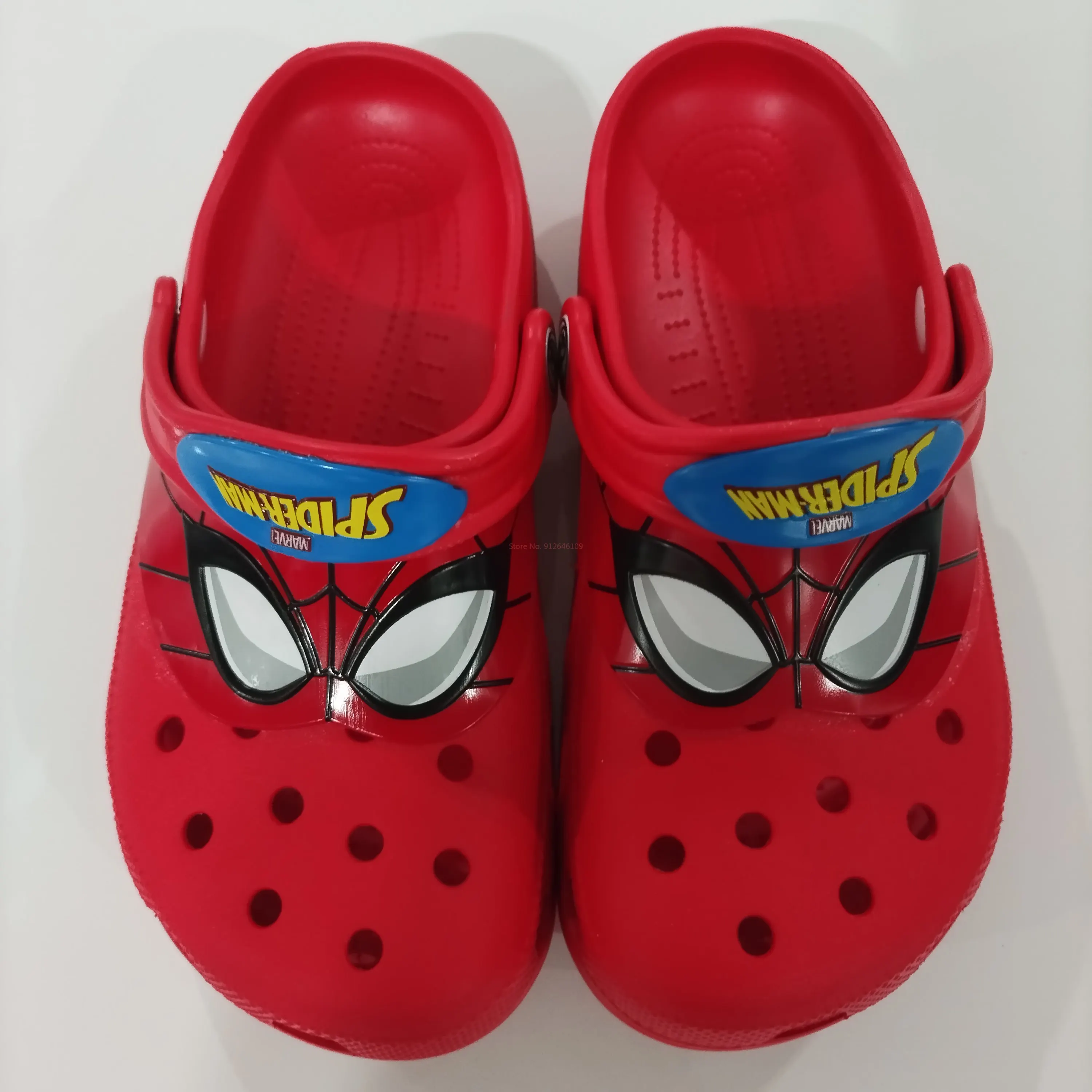 Auf Lager Disney Cartoon Loch Sandalen Hausschuhe Rot Junge Mädchen Strand Casual Schuhe Atmungsaktive Gelee Garten Hohl-Out Eva Strand schuhe