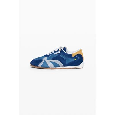 Retro leather sneaker