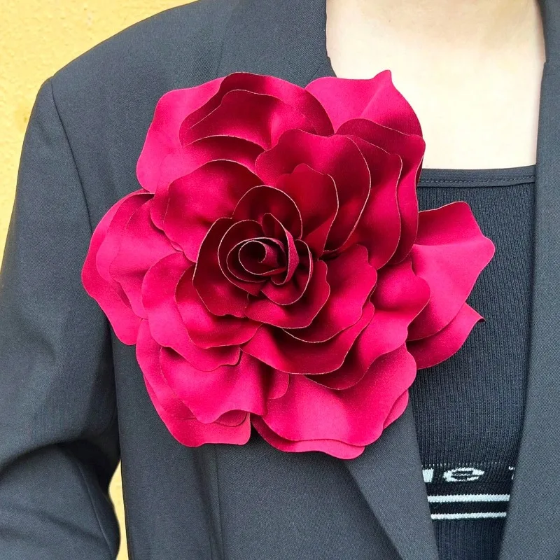 20 cm neue personalisierte übertriebene Satin-Brosche mit großen Blumen, bunter Stoff, Rosen-Brust-Blumennadel, vielseitig einsetzbar für Frauen Image