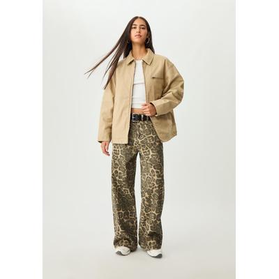 Stradivarius Jacket with pockets and a contrast collar Stone S