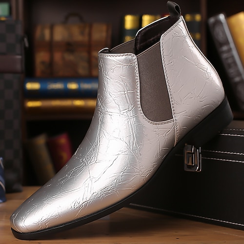 Chelsea-Stiefel für Herren mit Goldprägung – Slip-On-Stiefeletten aus Kunstleder mit glänzendem Finish, stilvolle formelle Schuhe für Hochzeiten, Partys und Bühnenauftritte Image