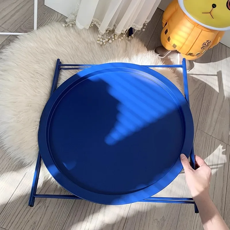 Skandinavischer leichter luxuriöser kleiner runder Tisch, tragbar, faltbar, Ins-Couchtisch, Mini-Eisen, Haushaltsregal, Palettentisch, Ecke