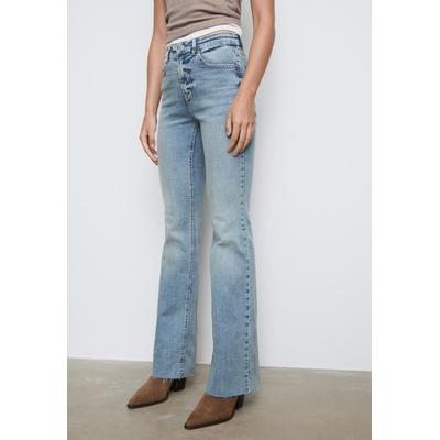 Stradivarius D74 Slit fit flared jeans MEDIUM LIGHT BLUE DENIM 16