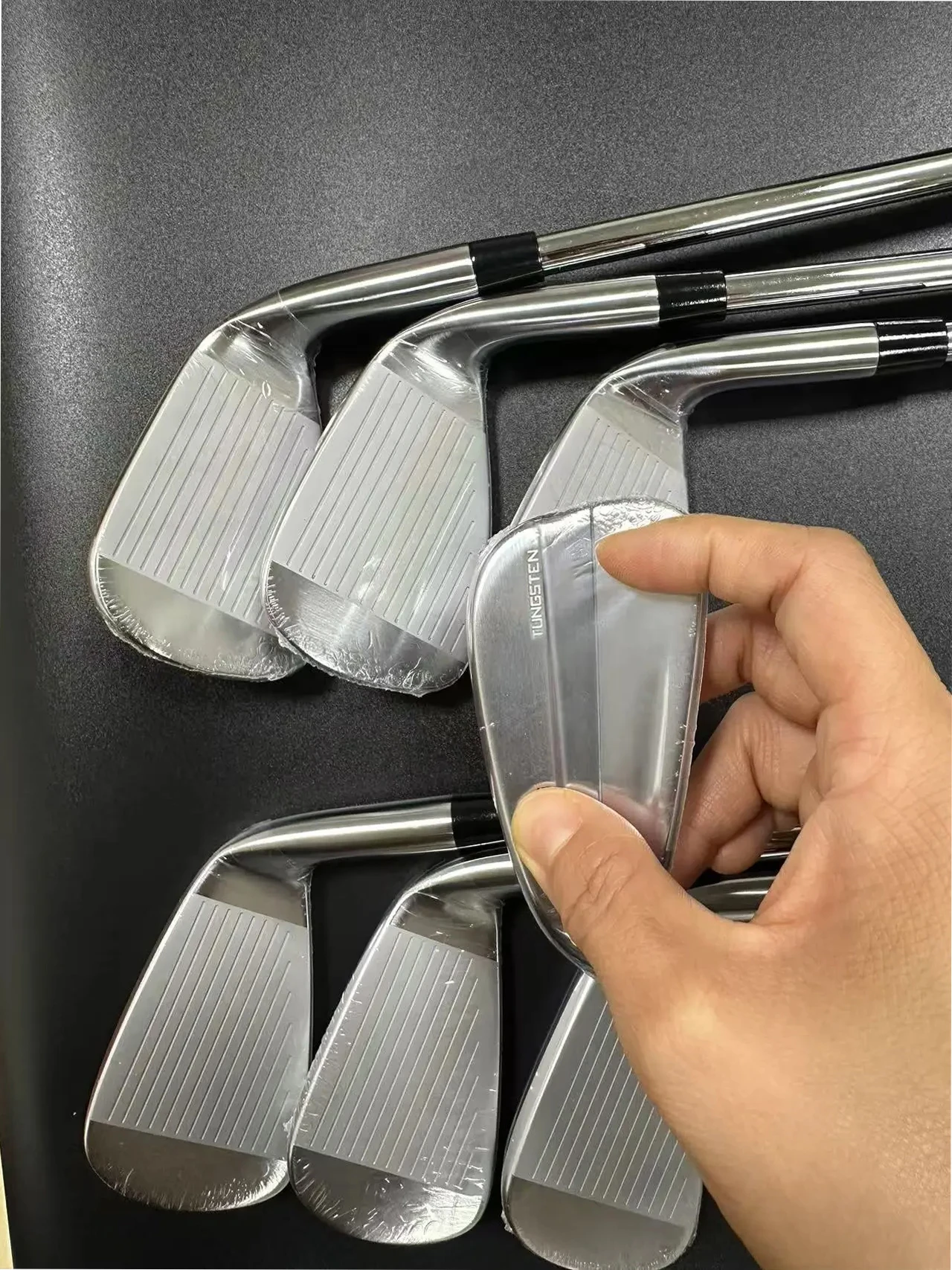 2024 New Brand Silver Left Golf Irons Set P 790 456789p with Shaft and Grip P790 Golf Club Iron set Head Cover Free Shipping