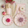 Set di stoviglie a righe rosa da 8 pezzi, piatti di carta usa e getta rosa, bicchieri di carta rosa, asciugamani di carta, stoviglie per feste di compleanno, piatti per torte