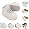 NEUE Frühling und Herbst Baby Schuhe Mode Klassische Weiße PU High Top Sport Schuhe Weiche Sohle Bequeme Casual Wanderschuhe