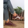 Retro-Sneaker in Burgunderrot und Braun für Damen – bequeme Sportschuhe aus Leder und Mesh im Vintage-Stil
