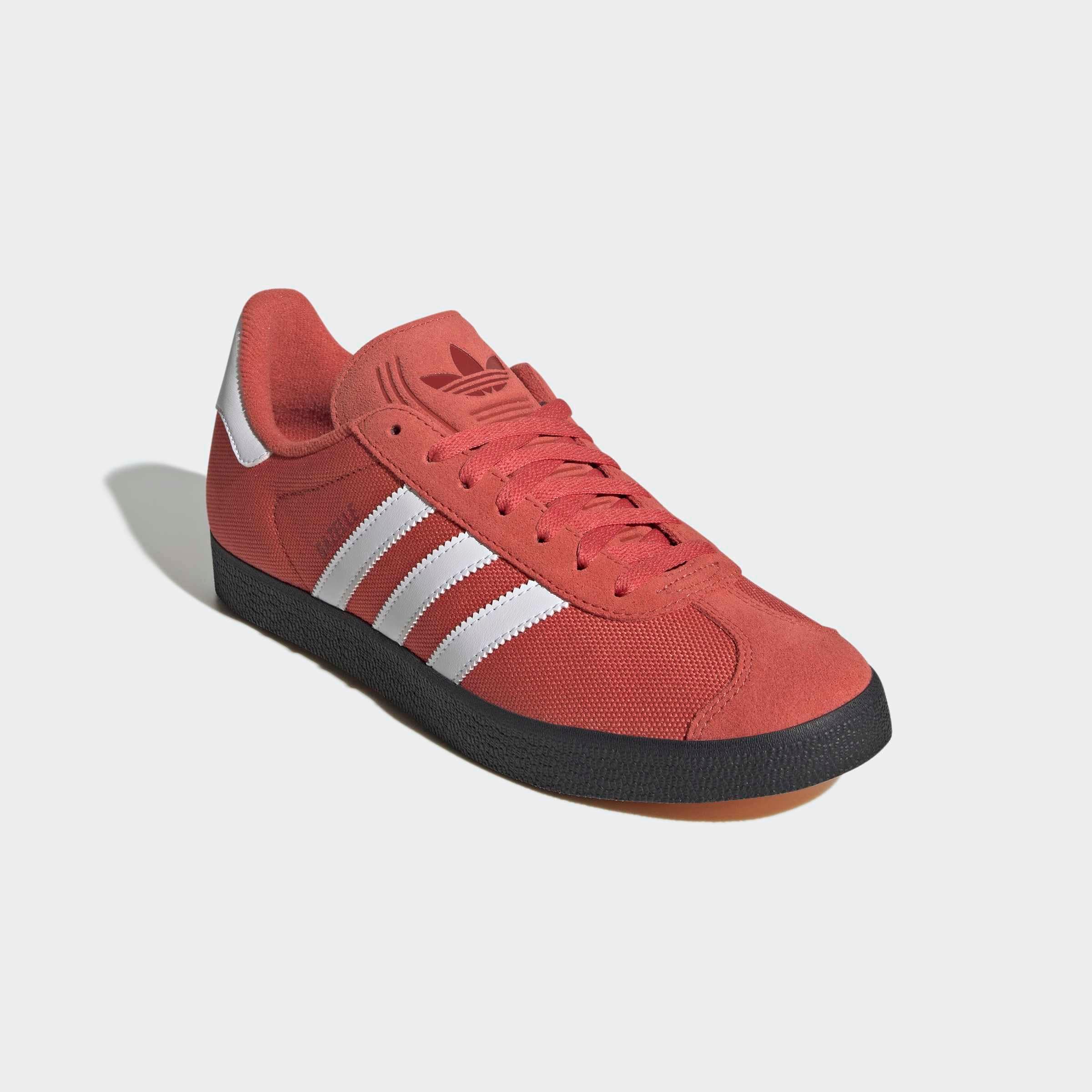 Sneaker ADIDAS ORIGINALS "GAZELLE", Gr. 40,5, crew rot, cloud weiß, carbon, Leder, Textil, Schuhe