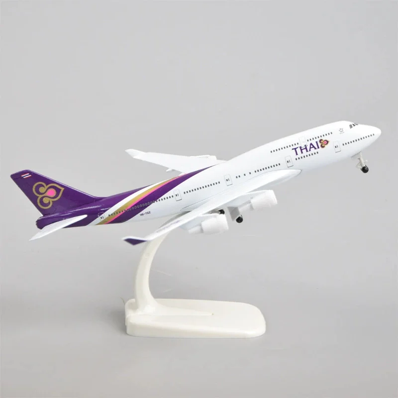 20 cm 747 Flugzeugmodell Spielzeugflugzeuge B747 Thai Airways Legierung Beifahrer Metallmaßstab Flugzeugspielzeug & Fahrwerk Hobby Serie