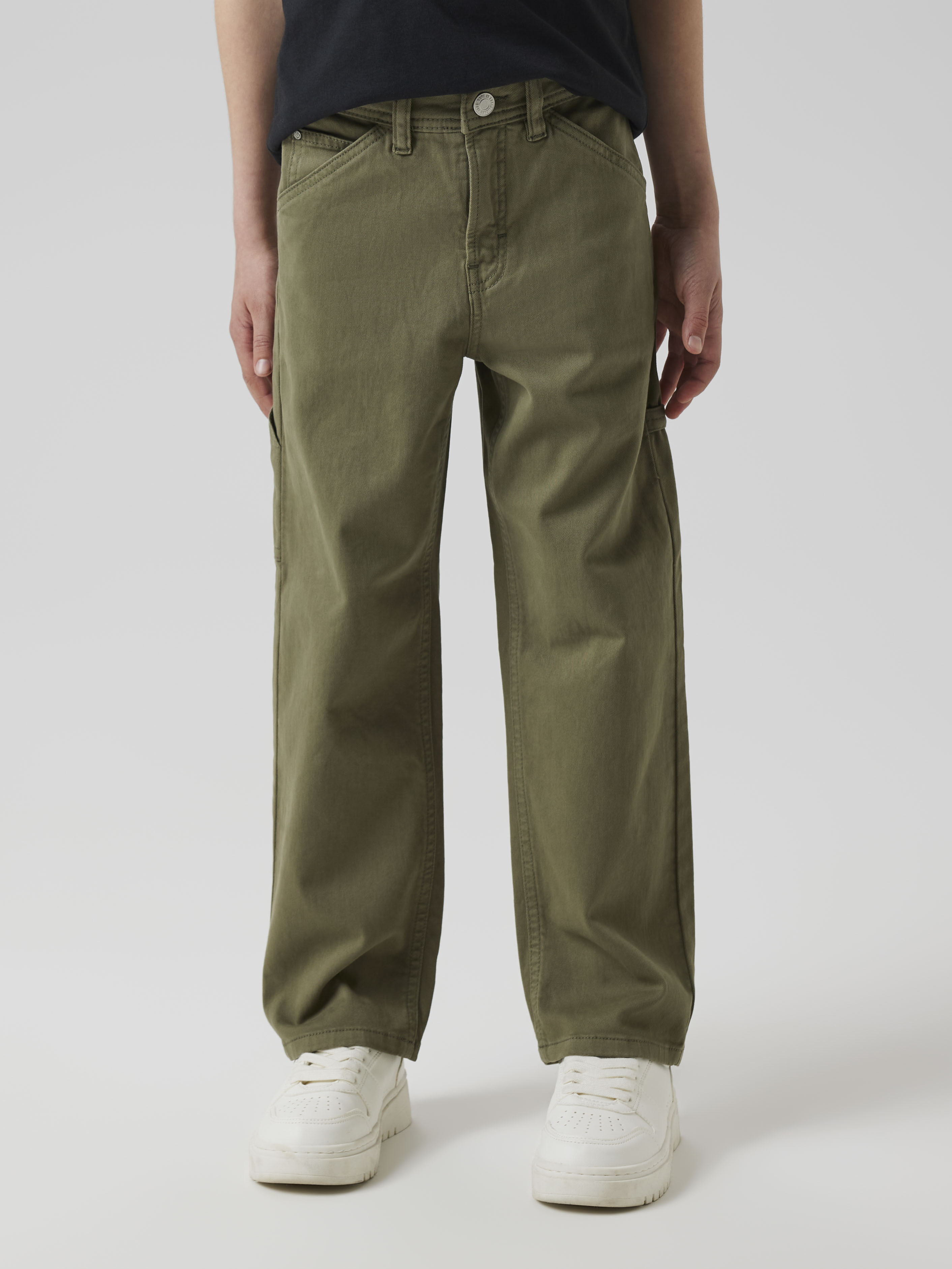 Cargohose NAME IT "NKMRYAN STRAIGHT TWILL PANT 1880-AX NOOS", Jungen, Gr. 128, N-Gr, grün (deep lichen grün), Web, Obermaterial: 97% Baumwolle, 3% Elasthan, unifarben, washed, Basic normal, Hosen Image