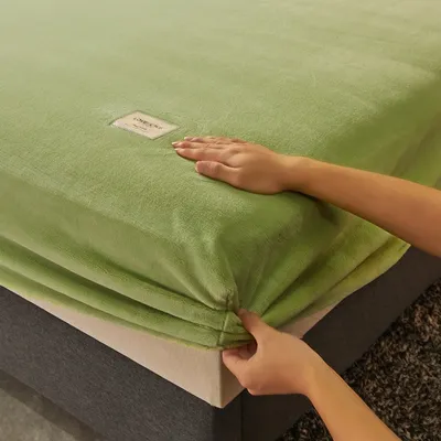 Soft Warm Thick Velvet Fitted Sheet High Quality Non Slip Mattress Cover Adjustable Protector Soft Bed Sheet with Elastic