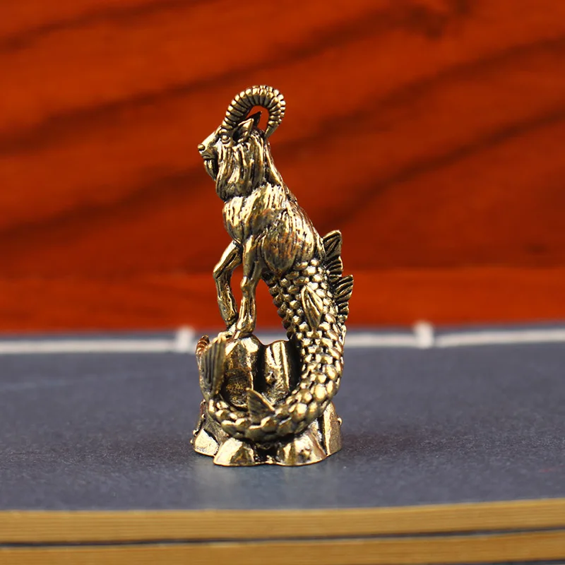 Steinbock Messingstatue ​ - Ziegenkörper Fischschwanz Sternzeichen Figur für Home Office Schreibtisch Dekor, Vintage Reichtum Glück Ornament Image