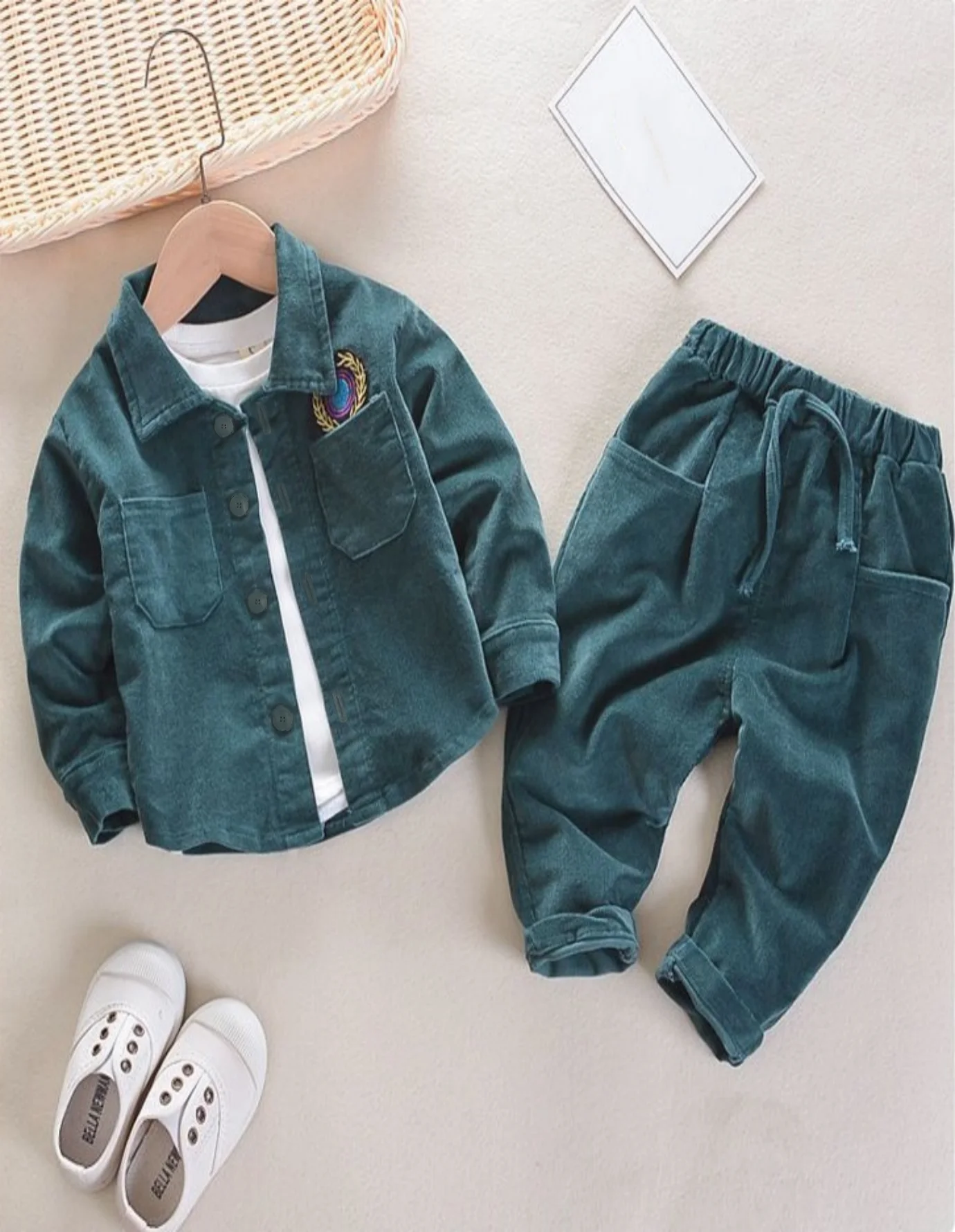 Costume de vêtements pour bébé garçon, manteau en velours côtelé imprimé en trois dimensions avec badge de printemps + pantalon à lacets, beau costume pour garçon