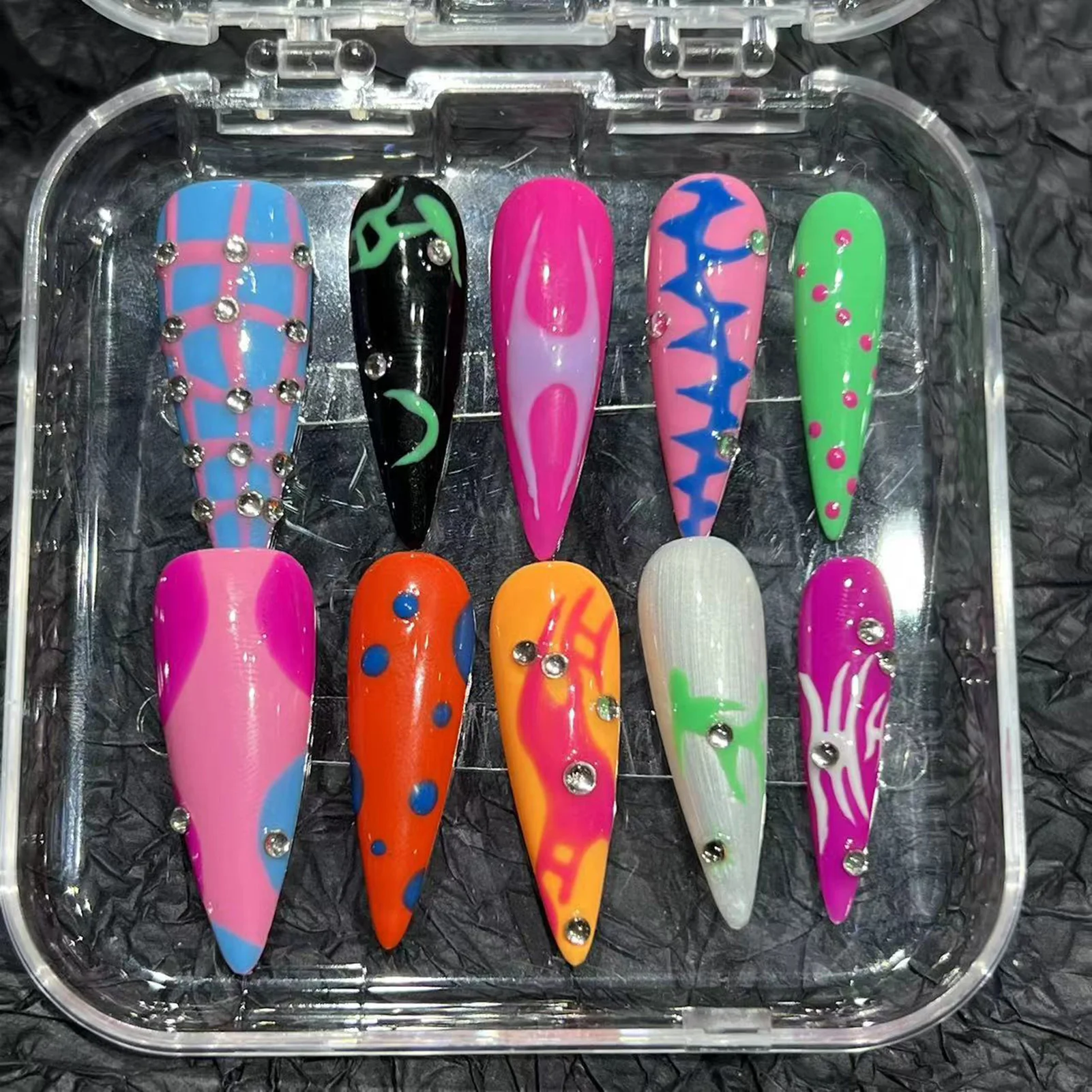 10PCS handgemalte Flamme lange Stiletto gefälschte Nägel bunte künstliche Presse auf Nägel für Partys Hochzeiten DIY Nail Art Image