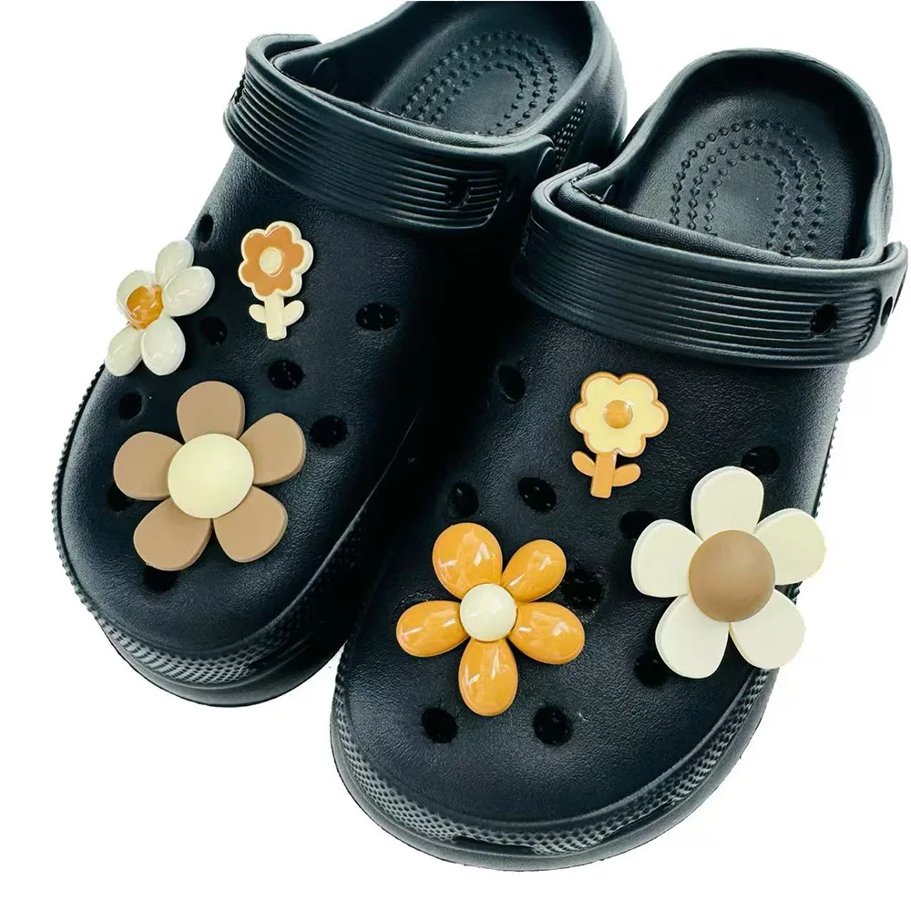 6PCS Schuh Charms Set ABS Mode Beige Kaffee Sonnenblume Schuh Dekorationen Schnalle für Sandalen Clogs DIY Zubehör Party geschenk