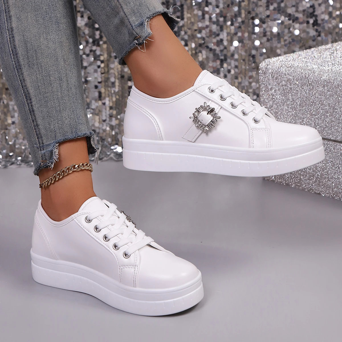 Scarpe da ginnastica da donna 2025 Moda estiva Scarpe traspiranti Donna Suola morbida Scarpe da ginnastica da passeggio Sneaker da donna casual Scarpe da ginnastica bianche da donna