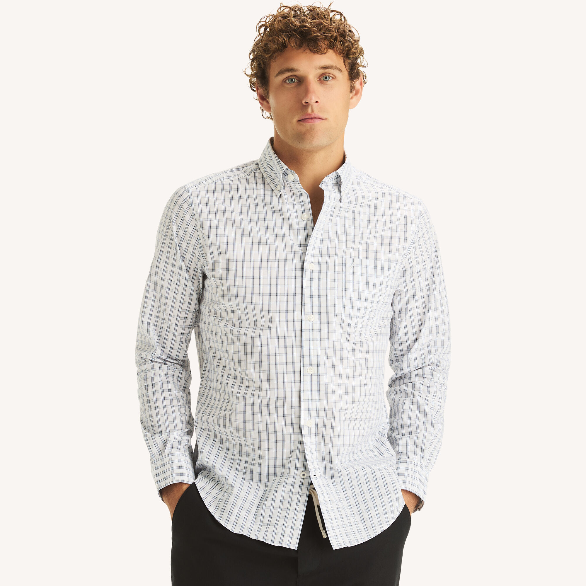 Nautica Men's Classic Fit Wrinkle-Resistant Plaid Shirt 101 (Bright White), M
