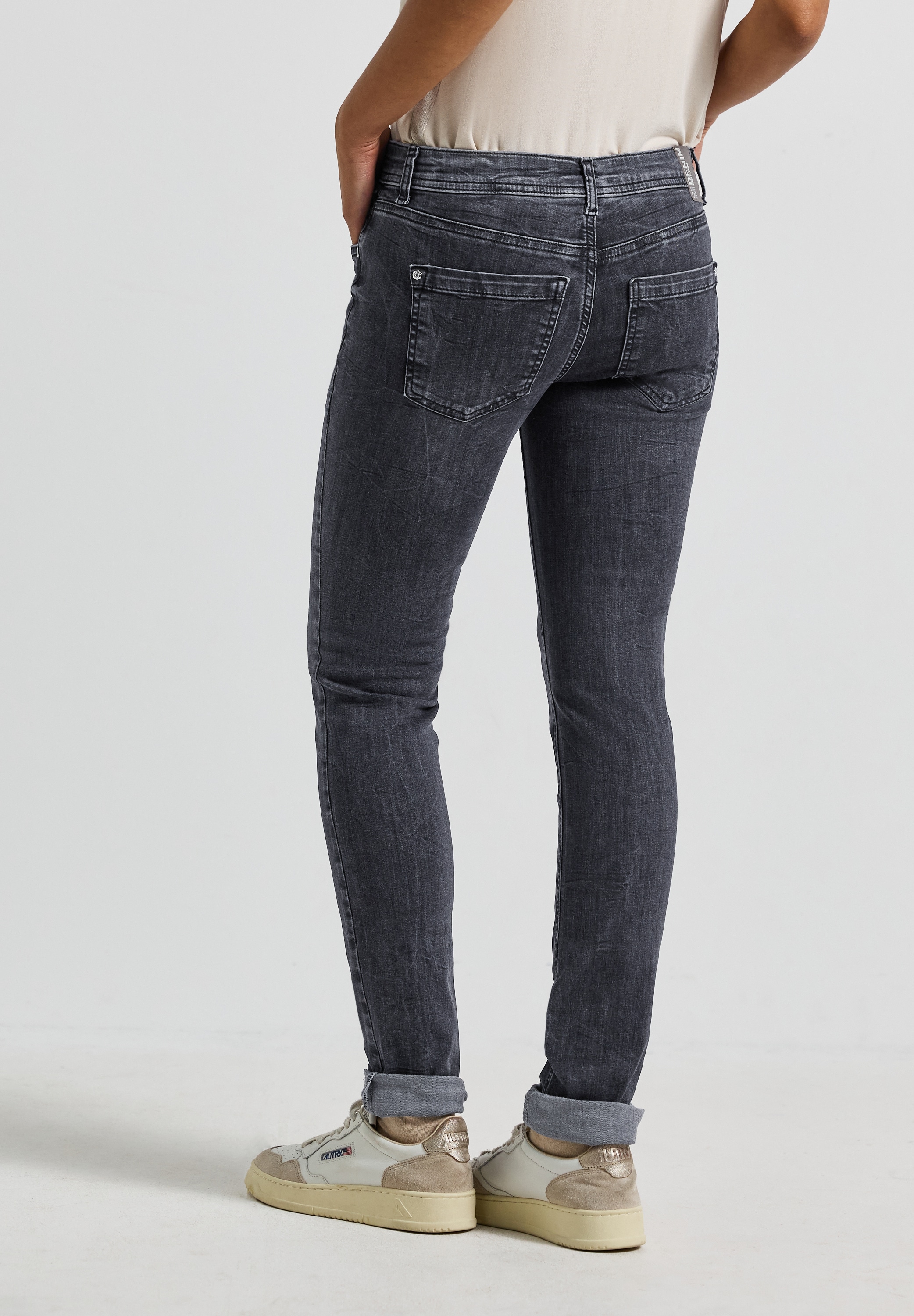 Comfort-fit-Jeans STREET ONE, Damen, Gr. 32, Länge 32, grau (schwarz steel grau washed), Jeans, 82% Baumwolle, 15% Polyester, 3% Elasthan, unifarben, lang, Jeans, in grauer Waschung