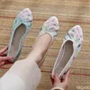 Gestickte Damen-Schuhe mit spitzer Zehenpartie, modisch, weich, leicht, lässig, bequem, Wanderschuhe, elegante, minimalistische Damenschuhe