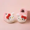 Kinder-Hausschuhe, Hausschuhe, Cartoon-Hallo-Kitty-Winterschuhe für Kinder, warmes Baumwollfell, rutschfeste weiße rosa Schuhe, Größe 13 cm–18 cm