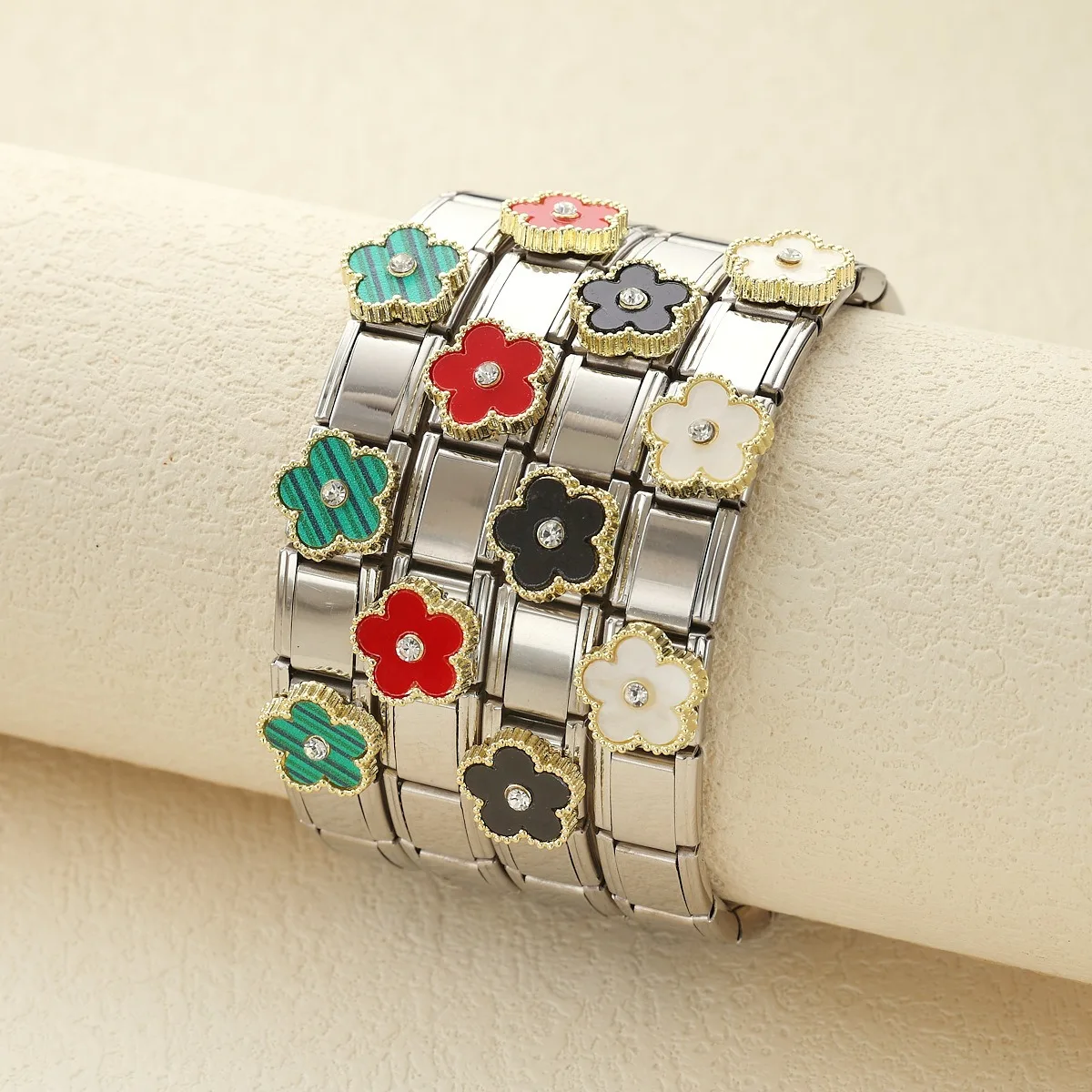 Edelstahlarmband Stretch Fünfblättriges Blumen-Gold/Silber-Armband Einfach für Frau Mädchen Neuer Trend Party Casual Schmuck Klee