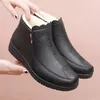 Mutter Schuhe Baumwolle Schuhe Mittleren Alters Winter Weiche Sohlen Stiefeletten Ältere frauen Schuhe Plus Samt Leder Stiefel