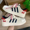 2025 Hello Kitty Freizeitschuhe Boardschuhe Anime Sanrios Süße Damen Sportschuhe Cartoon Kt Süße Mädchen Student Schuhe mit dicken Sohlen