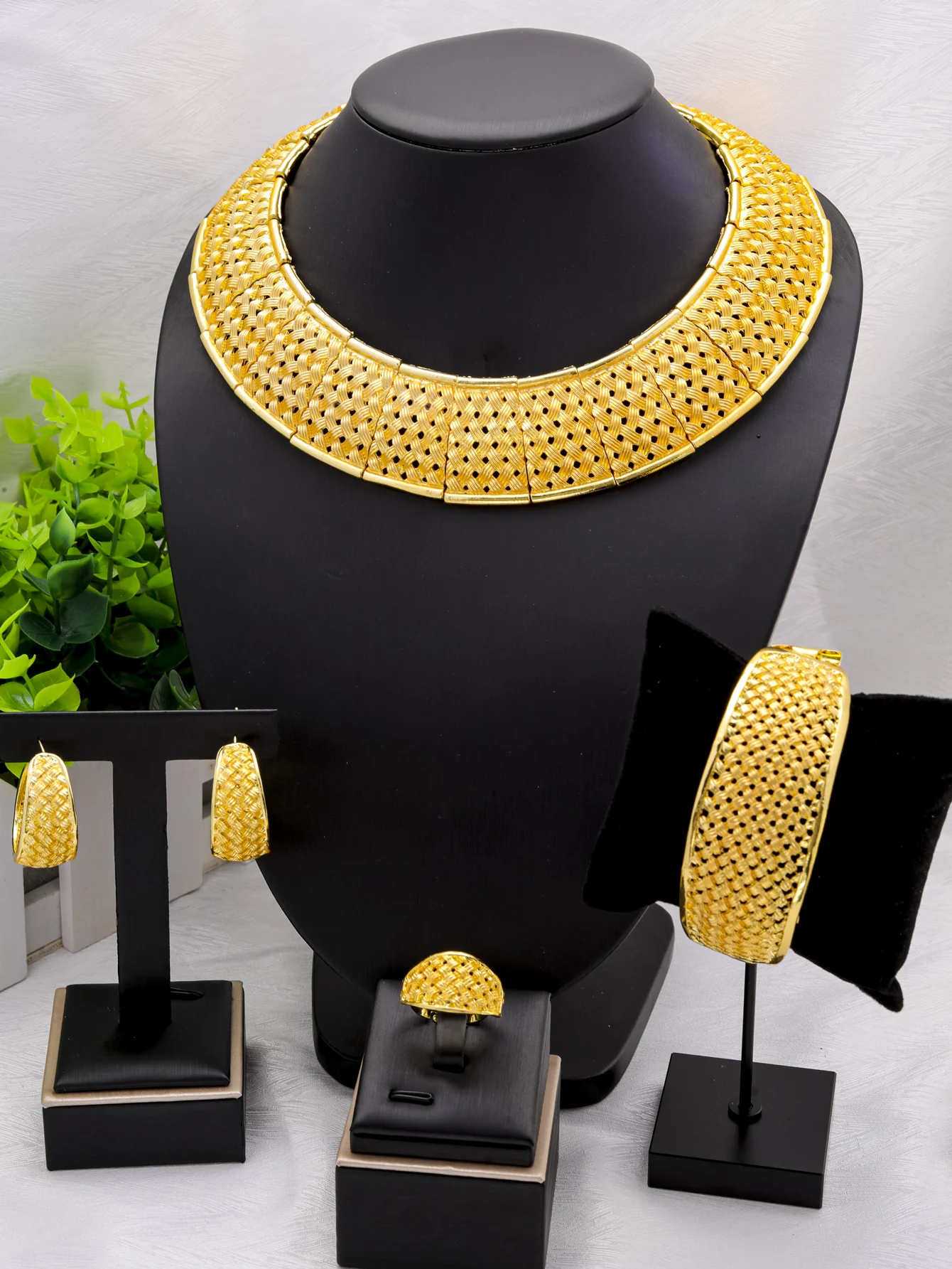 Mode Dubai 24k vergoldet Schmucksets für Frauen Afrikanische Halskette Ohrringe Ring Armband Braut Hochzeit Schmuckset Image